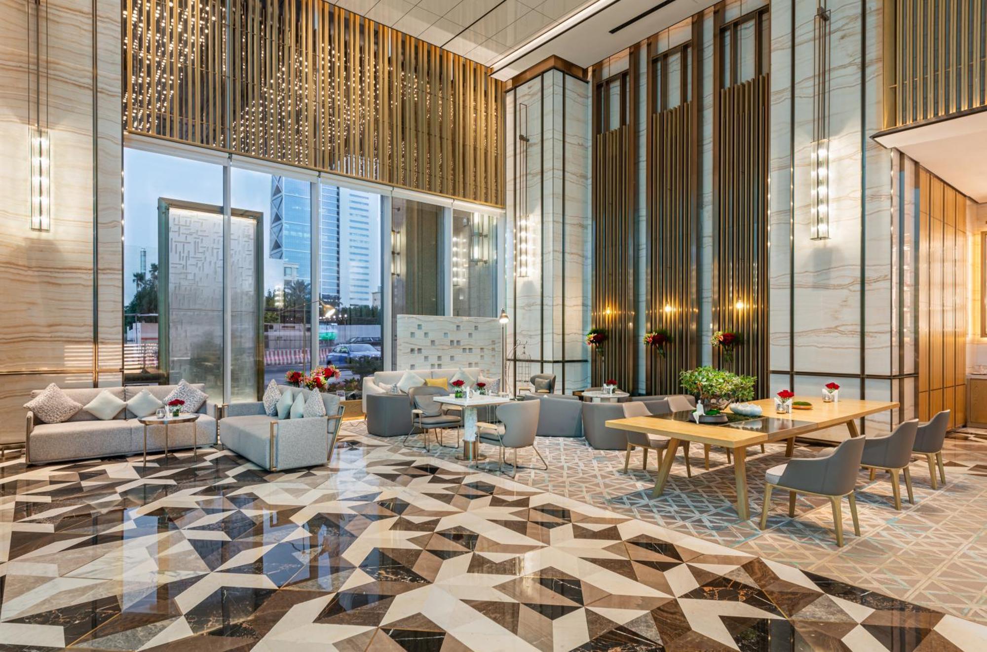 Narcissus The Royal Hotel Rijád Exteriér fotografie The lobby of the hotel